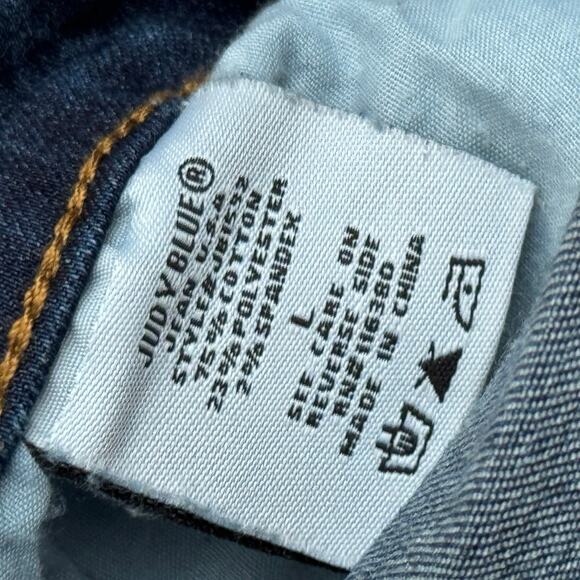 Judy Blue Leopard Patch Mid Rise Denim Shorts Women’s size large - Picture 5 of 5